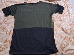 2 Women's Jeans and T-Shirt Set