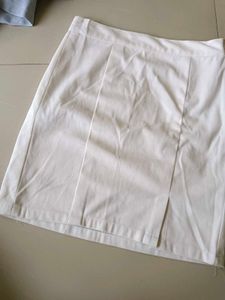 Classic White Pleated Mini Skirt