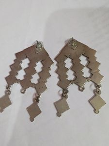 Jhumka (Earings)...