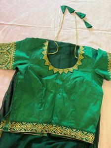 Elegant Emerald Green Saree with blouse