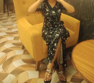 Chic Floral Print Wrap Dress