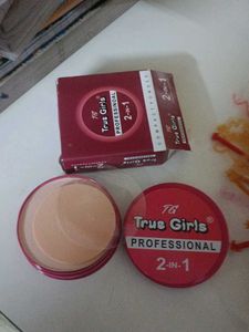 True Girls Compact Powder 2-in-1
