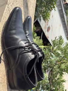 Regal Black Leather Formal Shoes