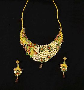 Exquisite Kundan Necklace &amp; Earring Set
