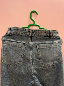 Light Wash Straight Leg Jeans
