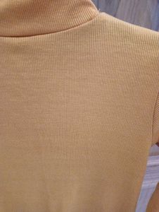 Mustard Turtleneck Long Sleeve Top S size