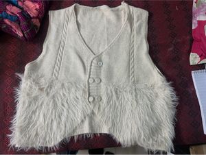 Knitted Vest with Fur Detail
