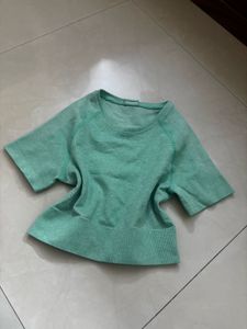 Decathlon cropped Gym Top