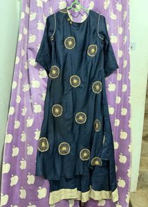 Elegant Navy Kurta with Gold Embellishments
