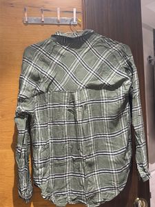 Green very soft Plaid Button-Up Shirt