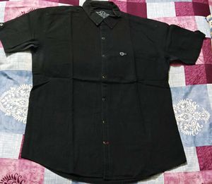 Men's Black Short Sleeve Button-Up Shirt