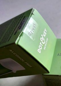 (SEALED) Dot&amp;Key Cica Calming Toner