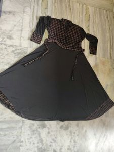 Black With Golden Velvet Abaya🧕