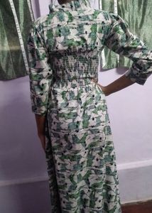 Stretchable Gown