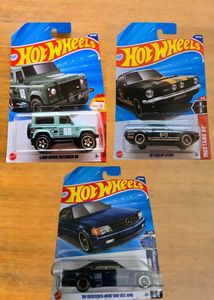 Set of 3 Hotwheels Mustang, Defender and AMG