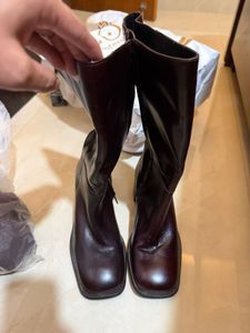 LEATHER BLOCK HEEL BOOTS- Zara
