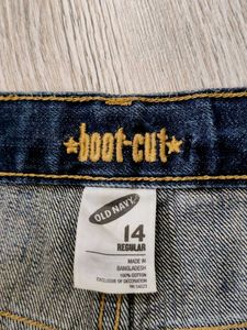 Ma5802 Old Navy bootcut jeans waist 28 inches