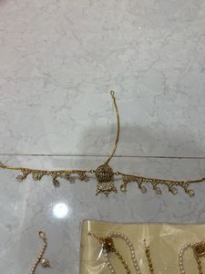 Elegant Pearl &amp; Stone Maang Tikka