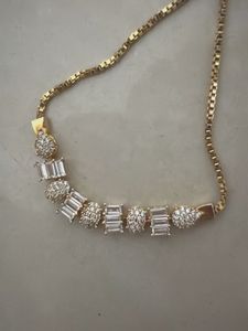Elegant Gold bracelet with Diamond Accents