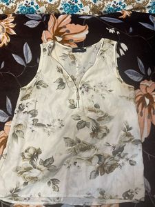 Floral Print Sleeveless Top