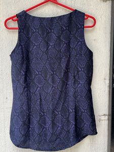 Stylish Sleeveless Snake Print Top