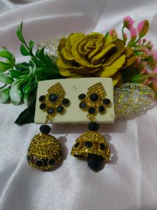Black And Golden Stone Jhumke