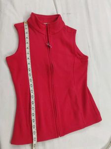SLEEVELESS JACKET IN SIZE S
