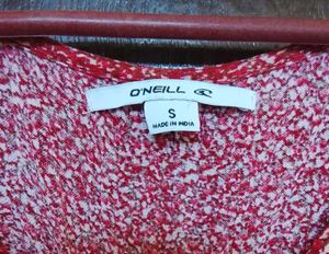 Chic Red Floral Sleeveless V-Neck Top