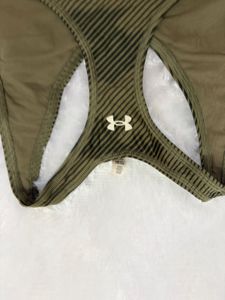 Under Armour M size Sports Bra