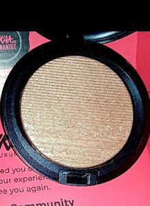 MAC Extra Dimension Skinfinish Highlighter