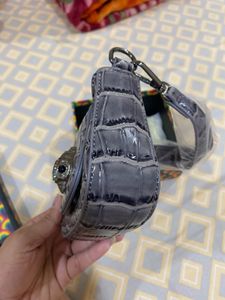 Kurt Geiger London sling bag