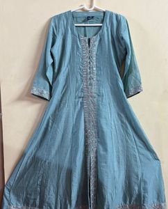 Beautiful Teal Embellished Kurta (sky blue)