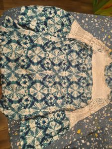 Trendy Diva Chiffon Tunic with Lace Sleeves M