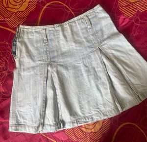 Light Wash Demin Pleated Mini Skirt 💙