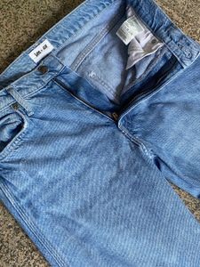 H&amp;M  Light Wash Distressed Jeans