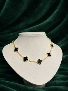 Elegant Clover Necklace