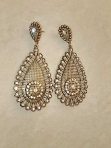 2PAIRS OXIDISED STUDS AND DANGLERS