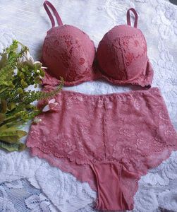 H&amp;M Lace Push-Up Bra and Panty Set