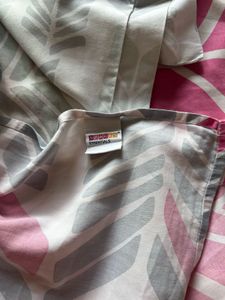 Pink &amp; Grey Leaf Pattern King size Bedsheet set