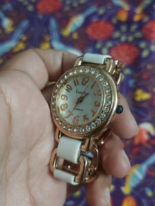 Chic White &amp; Silver Link Watch