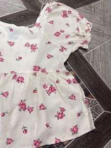 Cream Floral Puff Sleeve Top