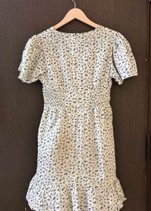 Chic White Floral Print Mini Dress
