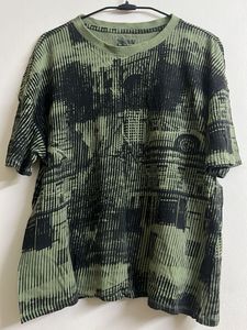 Unique Graphic Print T-Shirt