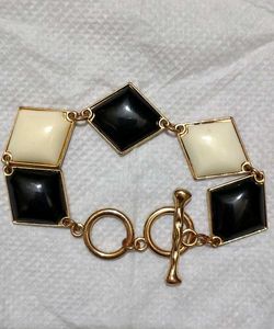 Elegant Black & White Geometric Bracelet