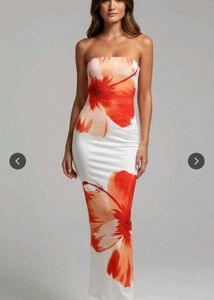 Stunning Floral Print Strapless Maxi Dress