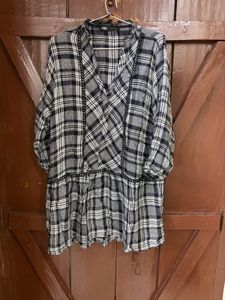 Chic Plaid Mini Dress with Black Trim