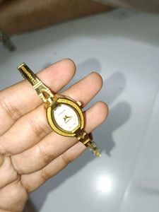 Elegant Gold Tone Women's Watch