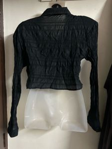 Chic Black Textured Cropped Shirt