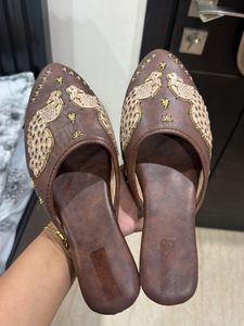 Embroidered Peacock Juttis/Flats
