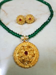 Beautiful Green Diamond Cut Beads Necklece Set